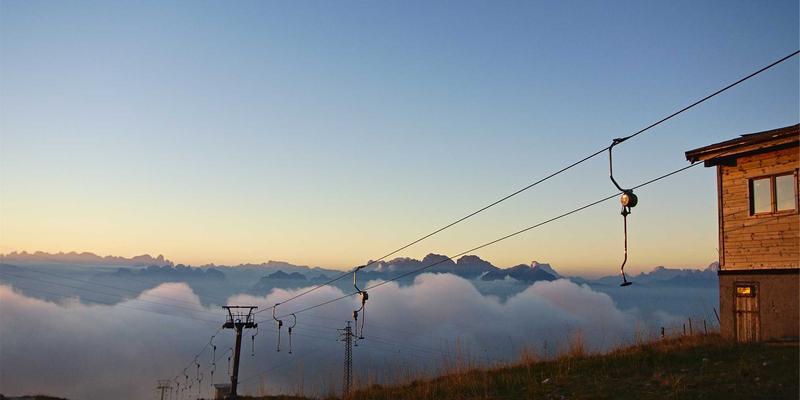 从T台到街头：切达头设计的潮流扩散路径与视觉营销漏斗