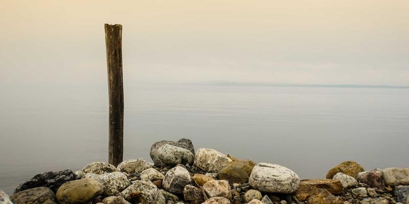 从建筑美学到切达头设计：拟物化设计与创意线条如何重塑品牌形象