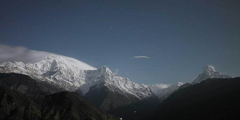 从经典男装剪裁到切达头设计：拟物化思维如何塑造品牌形象的比例与平衡
