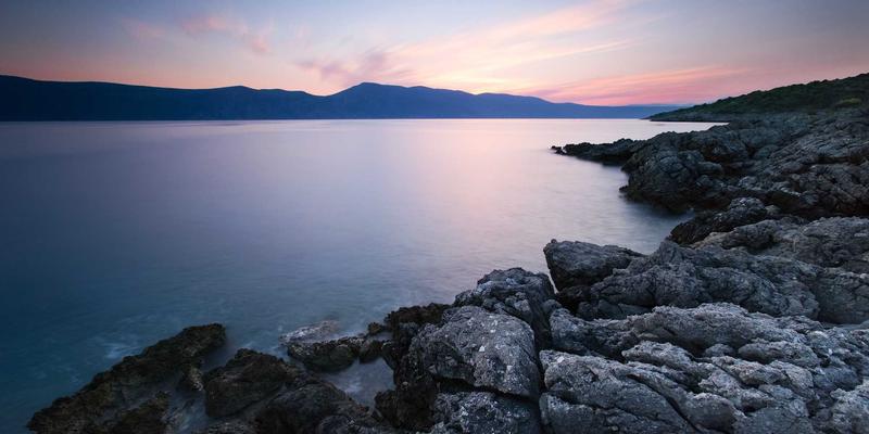 从街头叛逆到T台宠儿：切达头的跨界演变如何重塑品牌形象与创意设计