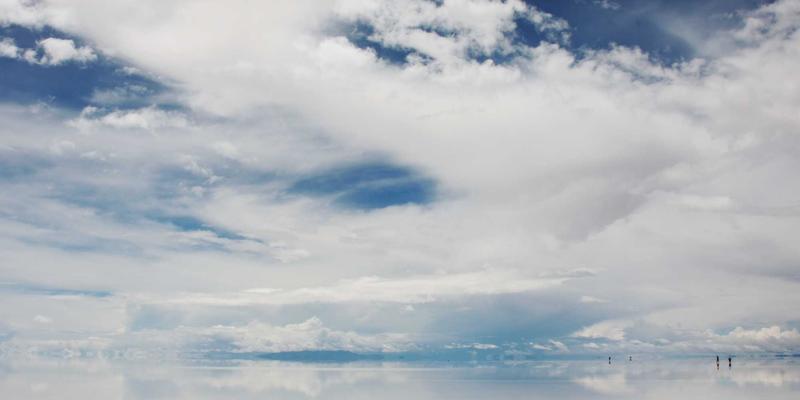 几何的跨界对话：从切达头建筑到品牌空间的拟物化设计美学