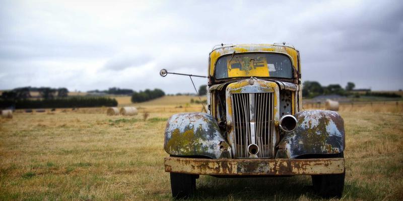 切达头设计95:拟物化美学如何重塑品牌视觉叙事