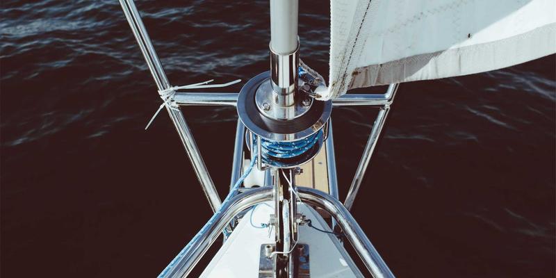 切达头设计的色彩心理学：发色选择如何塑造品牌视觉印象与个性